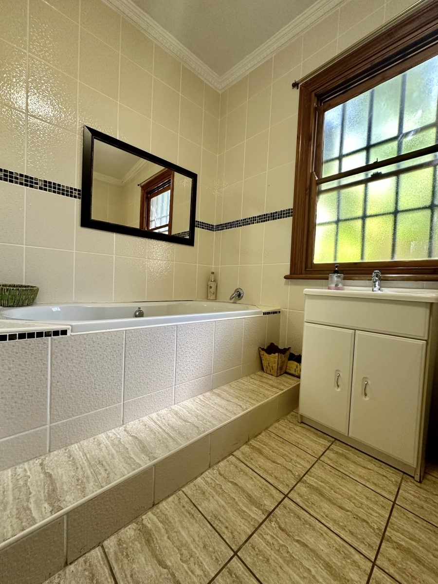 5 Bedroom Property for Sale in Mill Park Eastern Cape